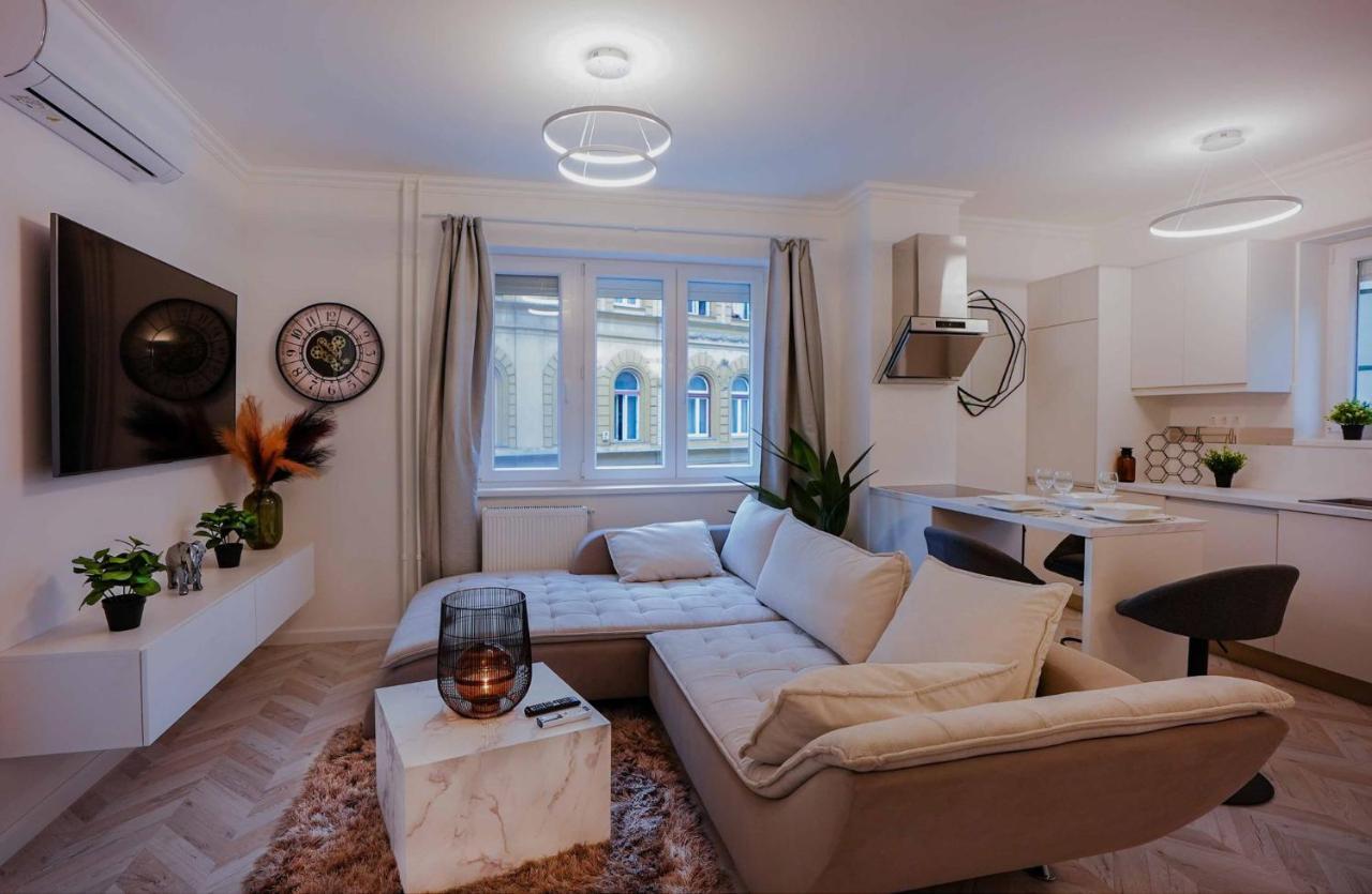 Corvin Avenue Premium Central Apartment Budapest Luaran gambar