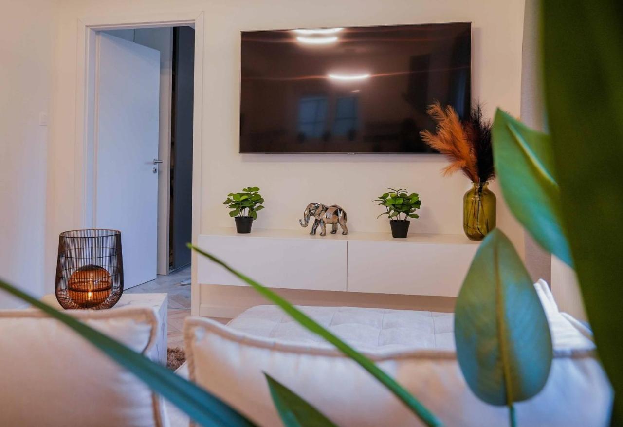 Corvin Avenue Premium Central Apartment Budapest Luaran gambar