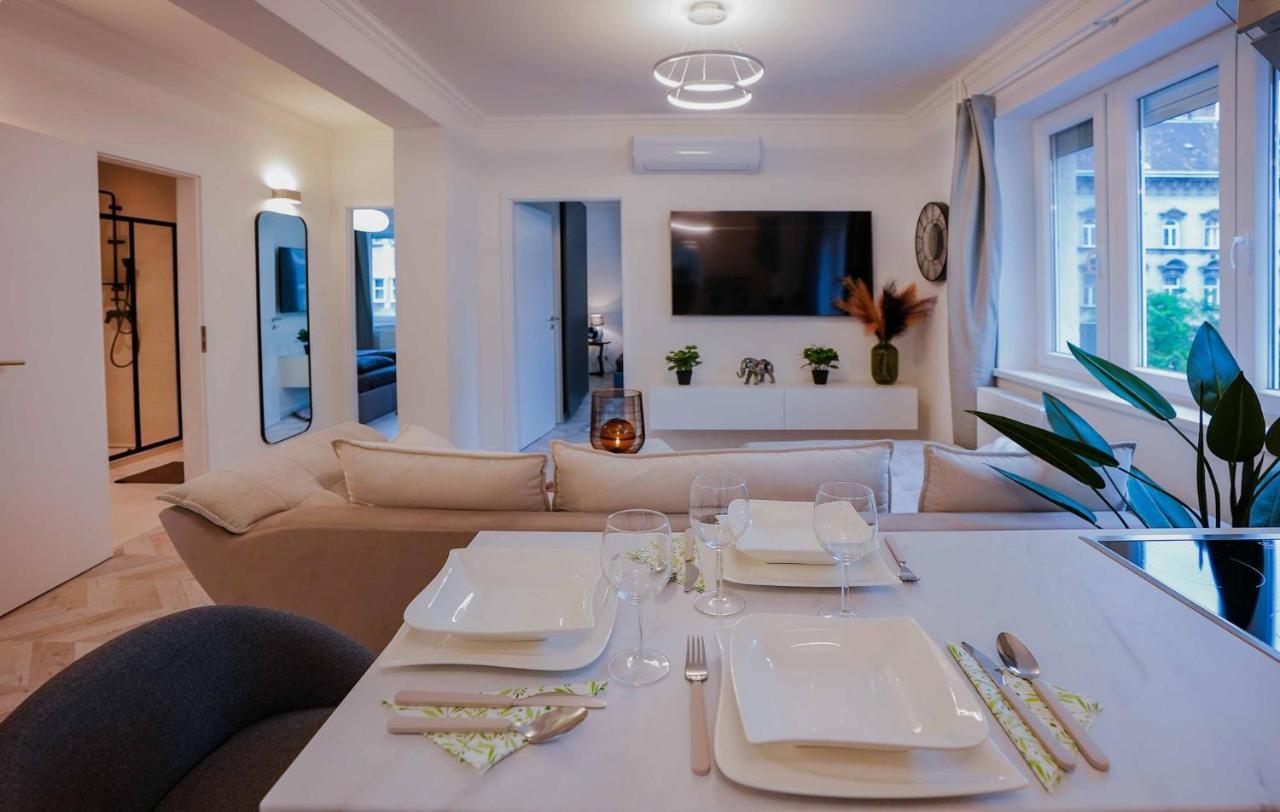 Corvin Avenue Premium Central Apartment Budapest Luaran gambar